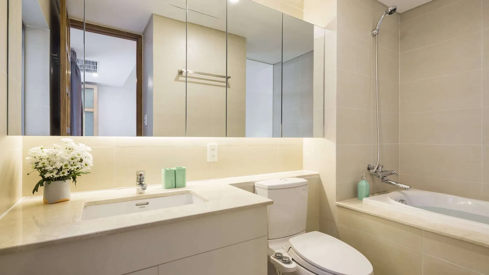 Apartment The Tropical Residence Serviced Homestay Ho Chi Minh City