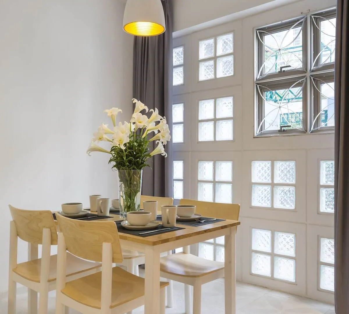 The Tropical Residence Serviced Homestay Ho Chi Minh City Apartment