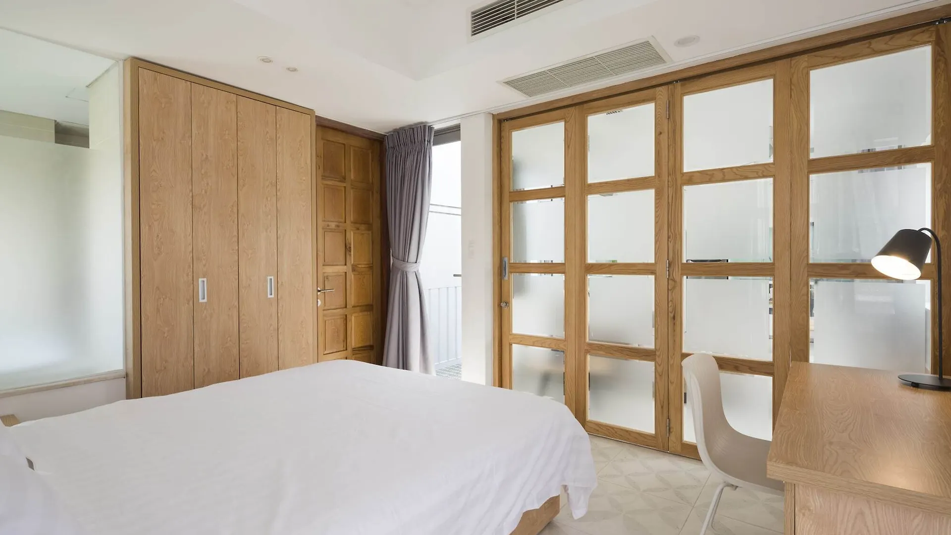 The Tropical Residence Serviced Homestay Ho Chi Minh City Apartment